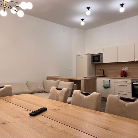 Pearl Bee Deluxe Suites Πίλζεν Εξωτερικό φωτογραφία